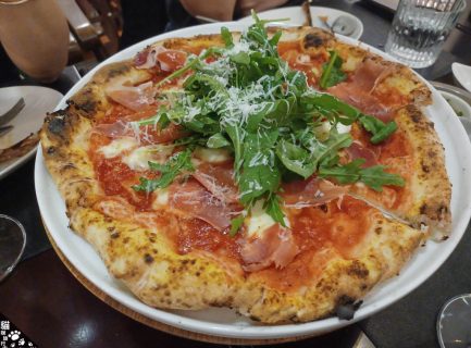 【台北】吃飯趣．PEPPINO 培皮諾小館．義式披薩，愛情沒有親親就像披薩沒有放起士！